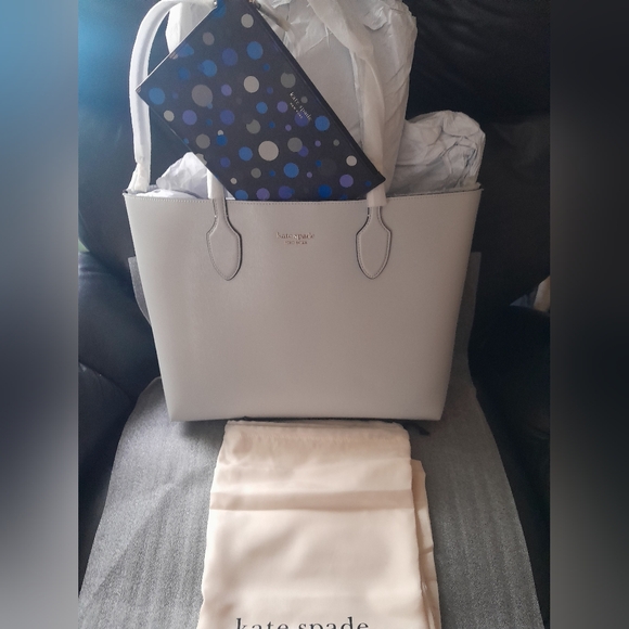 kate spade Handbags - New Kate Spade Tote/Detachable Blue Polka Dot Wristlet With Dust Bag NWT